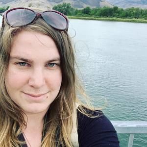 Meet your Posher, Laura